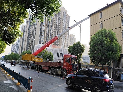 吊車(chē)租賃需要考察哪些事項(xiàng)？使用時(shí)需遵循什么規(guī)范要求？